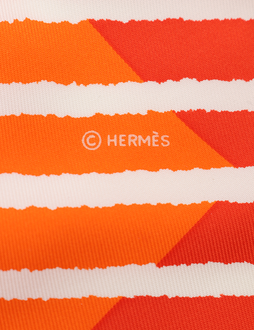 エルメス Hermes カレ90 スカーフ 太陽 シルク オレンジ 白 赤 ハイブランド ブランド専門の中古通販サイト