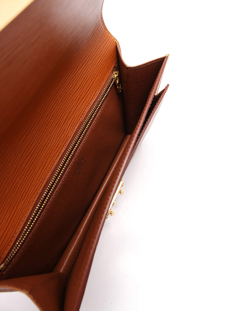 ルイヴィトン(LOUIS VUITTON)ポシェット|セリエ|ドラゴンヌ|エピ ルイヴィトン(LOUIS VUITTON)ポシェット|セリエ|ドラゴンヌ|エピ