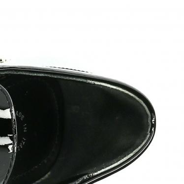 シャネル(CHANEL)ココマーク|ローファー|フラットシューズ|エナメルレザー|黒|ヒールチェーンデザイン|ハイブランド・ブランド専門の中古通販サイト(575647)