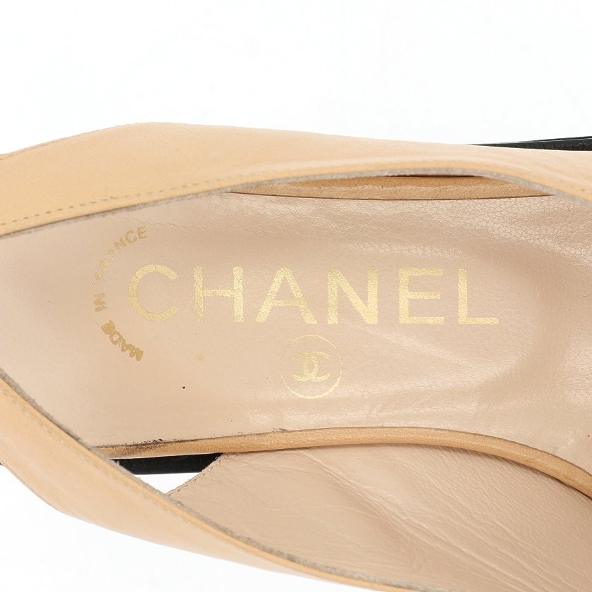 シャネル(CHANEL)ココマーク|パンプス|レザー|ベージュ|黒|バックストラップ|バイカラー|98P|ハイブランド・ブランド専門の中古通販サイト(592972)