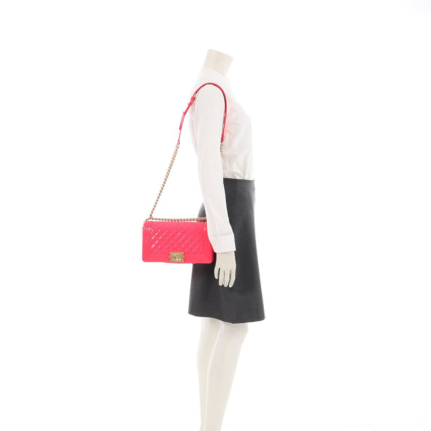 シャネル(CHANEL)ボーイシャネル|チェーンショルダーバッグ|エナメルレザー|ピンク|ゴールド金具|ネオンカラー|ハイブランド・ブランド専門の中古通販サイト(597398)