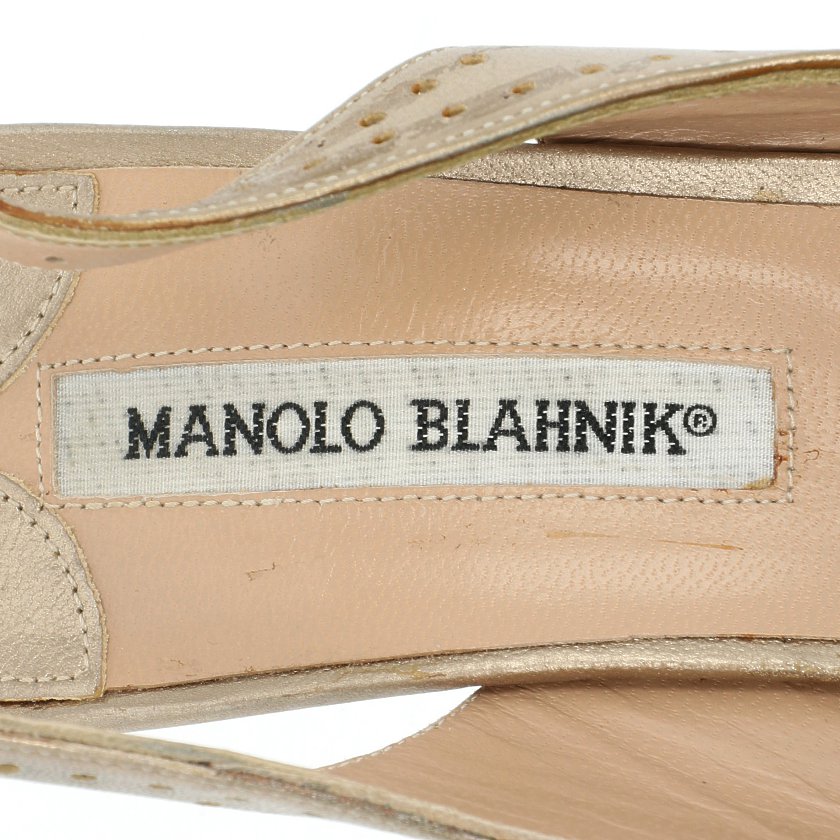 マノロブラニク(MANOLO BLAHNIK)|サンダル|レザー|ゴールド|パンチング|ハイブランド・ブランド専門の中古通販サイト(616696)