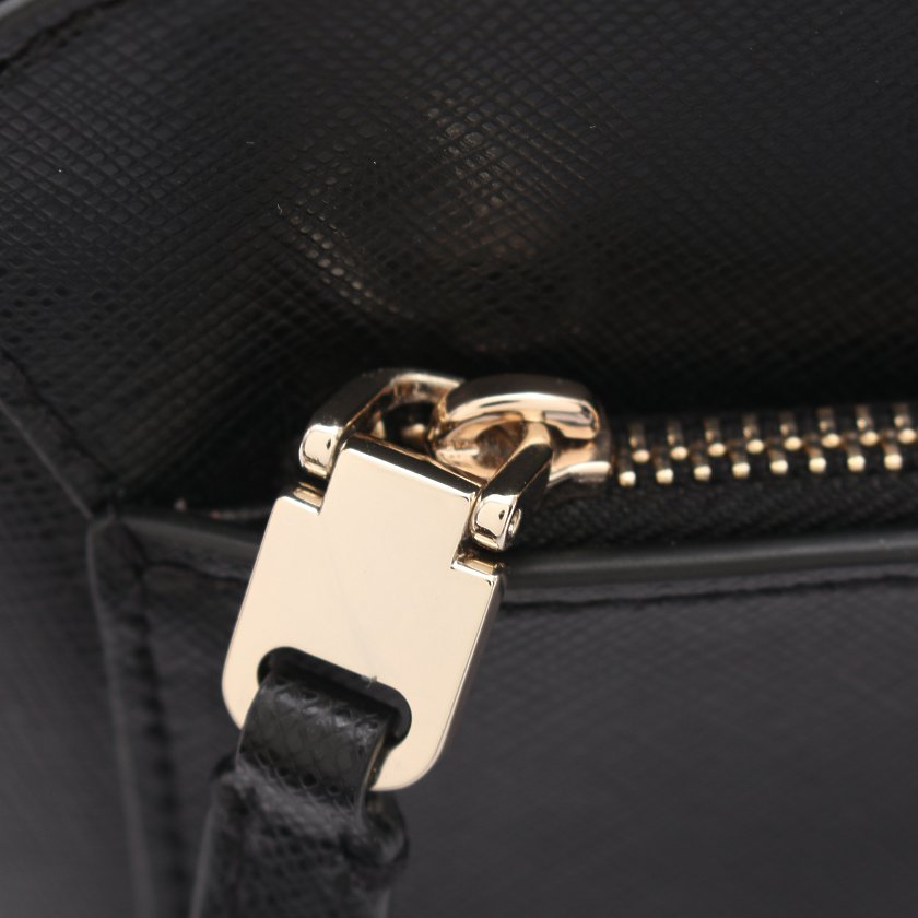 ケイトスペード Kate Spade Louise ルイーズ ミディアム ドーム クロスボディ ショルダーバッグ レザー ブラック ハイブランド ブランド専門の中古通販サイト