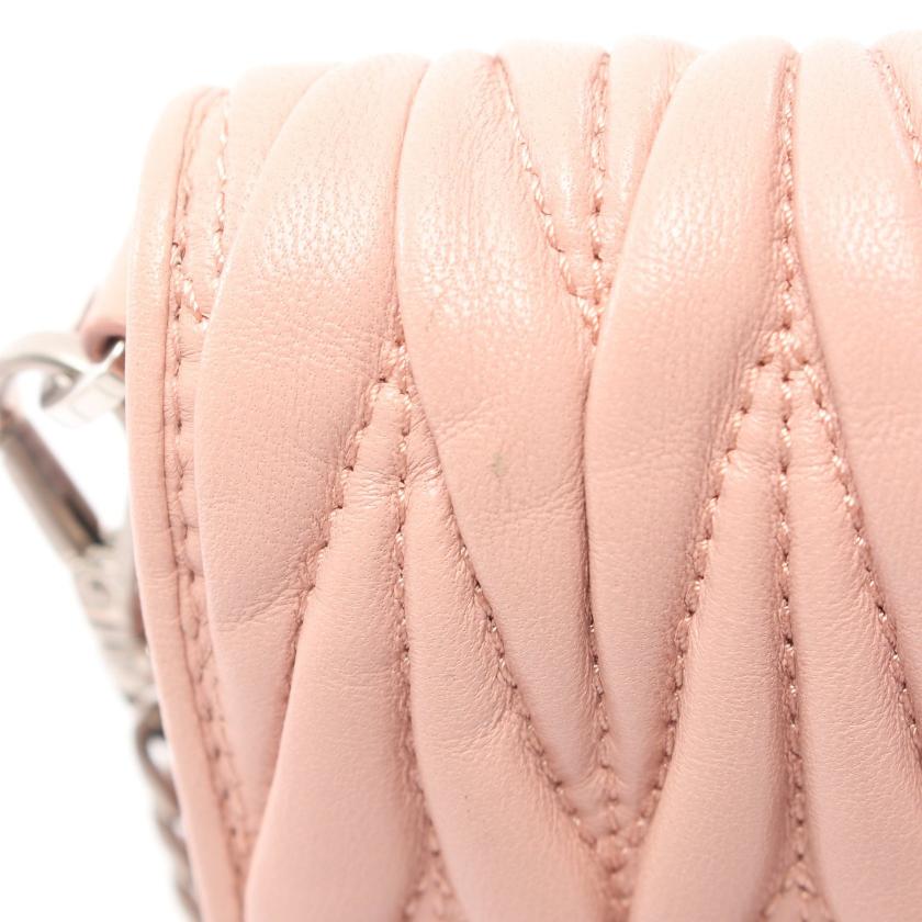 ミュウミュウ(miu miu)マテラッセ|チェーンショルダーバッグ ミュウミュウ(miu miu)マテラッセ|チェーンショルダーバッグ