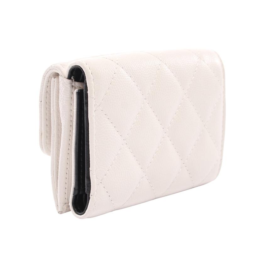 シャネル(CHANEL)スモール|フラップ|ウォレット|マトラッセ|ブラックココマーク|三つ折り財布|ソフトキャビアスキン|ホワイト|シルバー金具|2021クルーズ|ハイブランド・ブランド専門の中古通販サイト(706948) シャネル(CHANEL)スモール|フラップ|ウォレット|マトラッセ|ブラックココマーク|三つ折り財布|ソフトキャビアスキン|ホワイト|シルバー金具|2021クルーズ|ハイブランド・ブランド専門の中古通販サイト(706948)