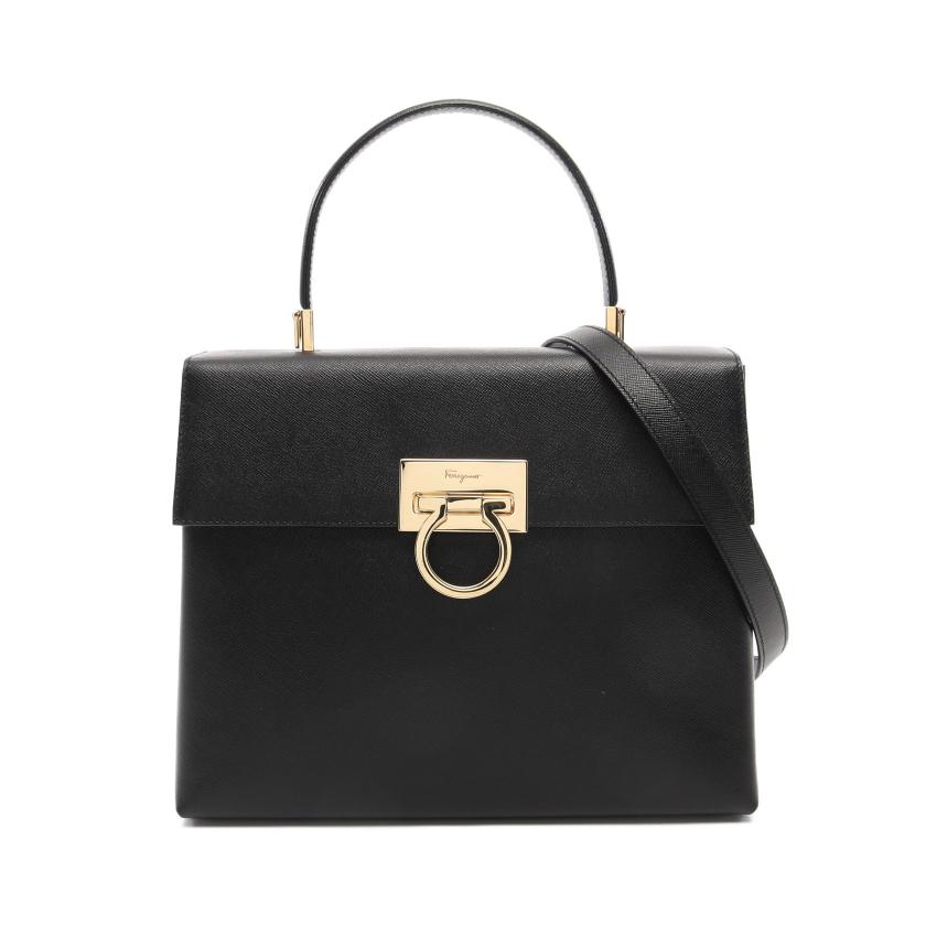 【Salvatore Ferragamo】ハンドバッグ　ガンチーニ　ブラック Ferragamo ガンチーニ レザーバッグ | ブラック | FARFETCH JP