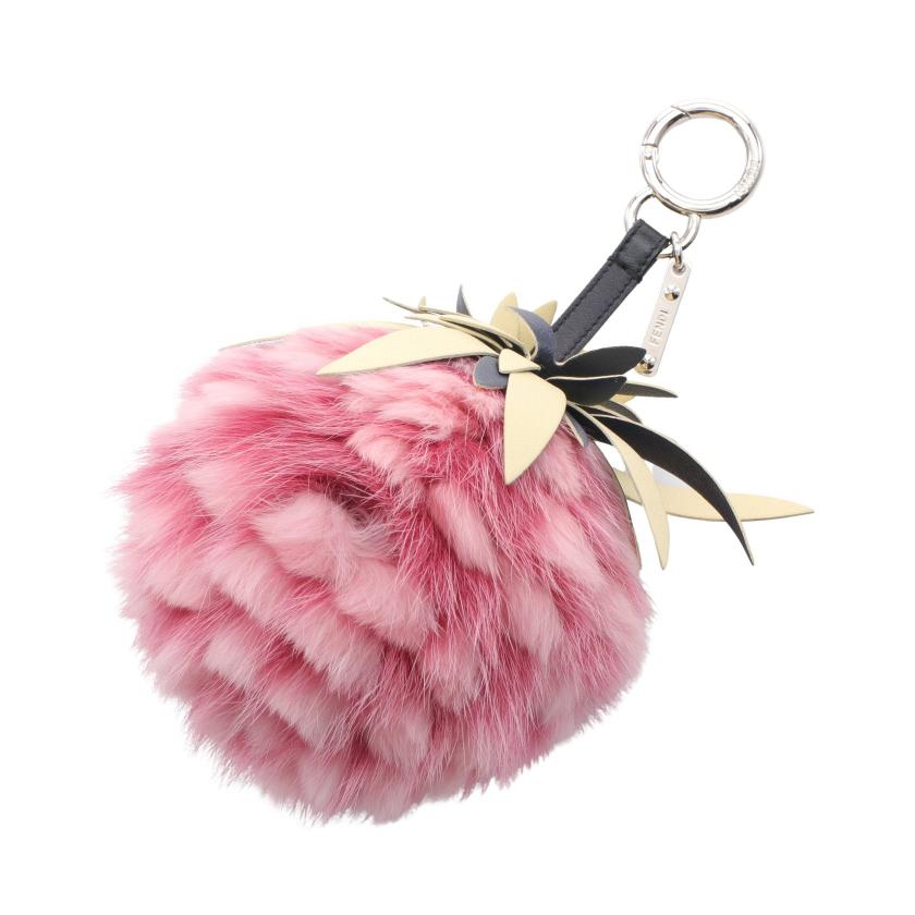 美品　FENDI　フェンディ　フルーツ　チャーム　ファー　ピンク FENDI・財布・小物・ フルーツ バッグチャーム フォックスファー