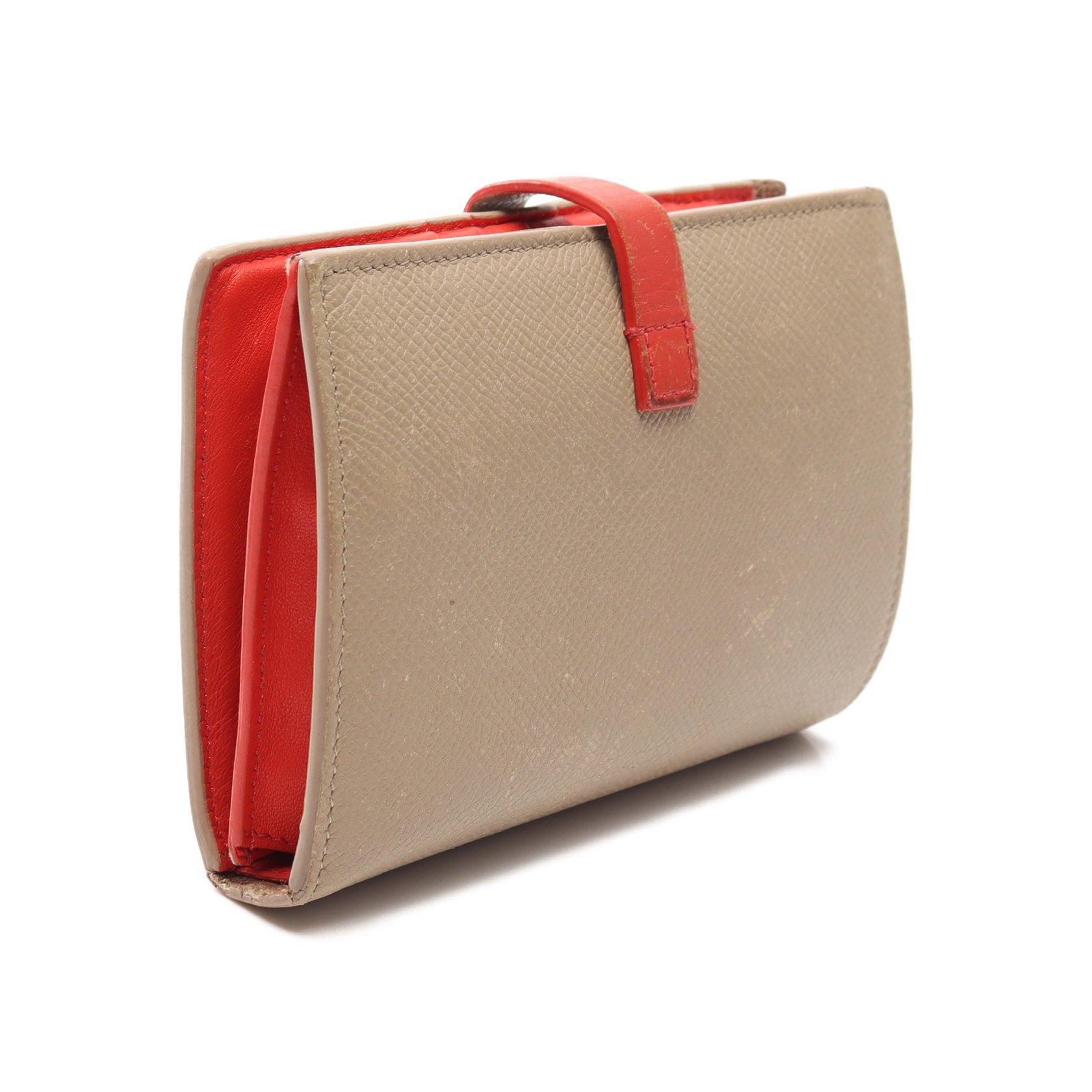 セリーヌ(CELINE)ストラップ|ミディアム|マルチ|ファンクション|二つ折り財布|レザー|グレーベージュ|オレンジレッド|ハイブランド・ブランド専門の中古通販サイト(760368)