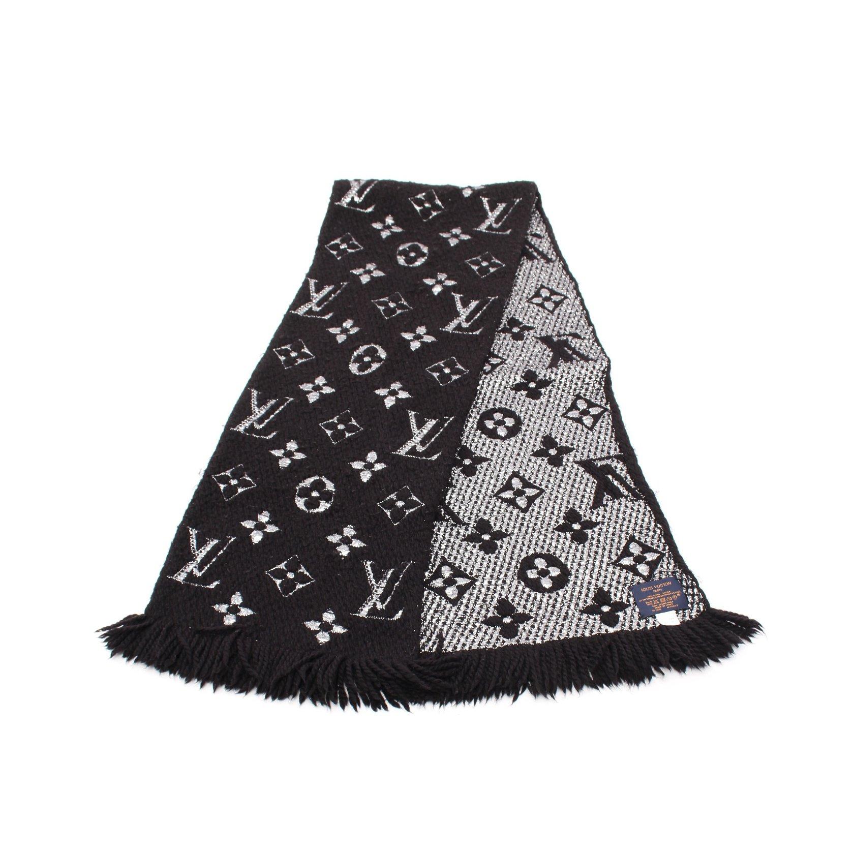 ルイヴィトン(LOUIS VUITTON)エシャルプ|ロゴマニア|シャイン|ノワール|マフラー |ウール|シルク|ブラック|シルバー|ハイブランド・ブランド専門の中古通販サイト(769263) ルイヴィトン(LOUIS VUITTON)エシャルプ|ロゴマニア|シャイン|ノワール|マフラー |ウール|シルク|ブラック|シルバー|ハイブランド・ブランド専門の中古通販サイト(769263)