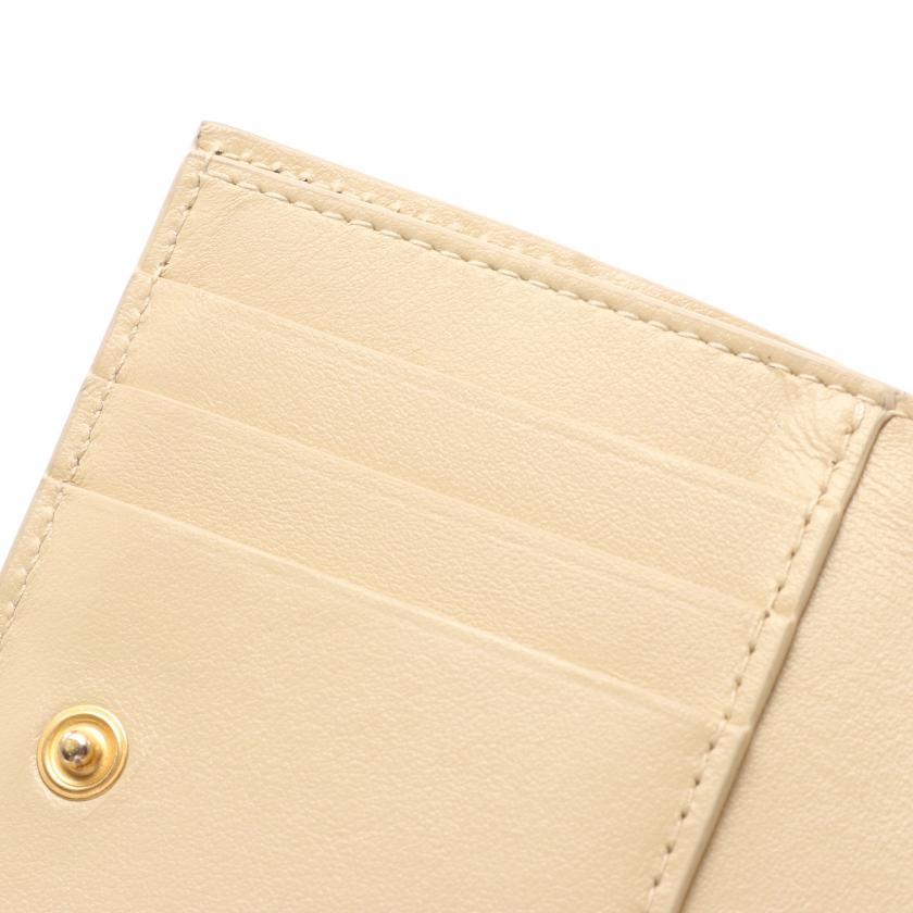 ボッテガヴェネタ(BOTTEGA VENETA)マキシイントレチャート|二つ折り|ファスナーウォレット|二つ折り財布|レザー|ベージュ|ハイブランド・ブランド専門の中古通販サイト(782725)