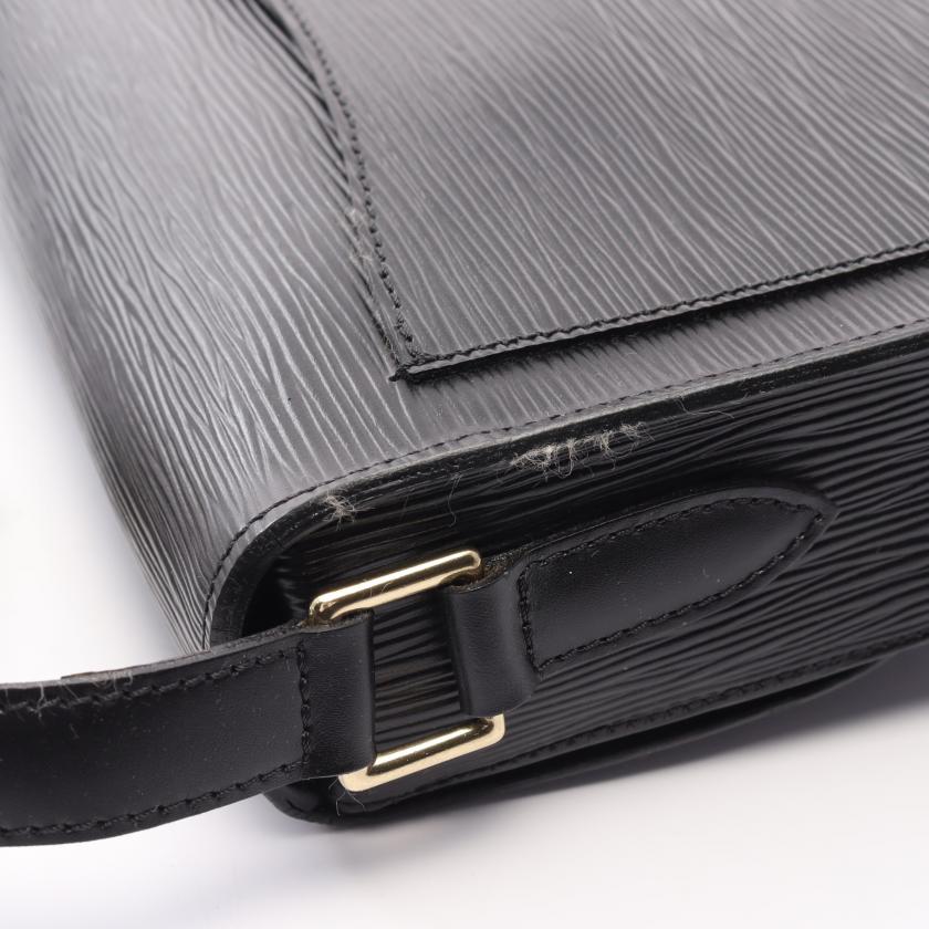 ルイヴィトン(LOUIS VUITTON)サンクルー|エピ|ノワール|ショルダーバッグ|レザー|ブラック|ハイブランド・ブランド専門の中古通販サイト(814940)