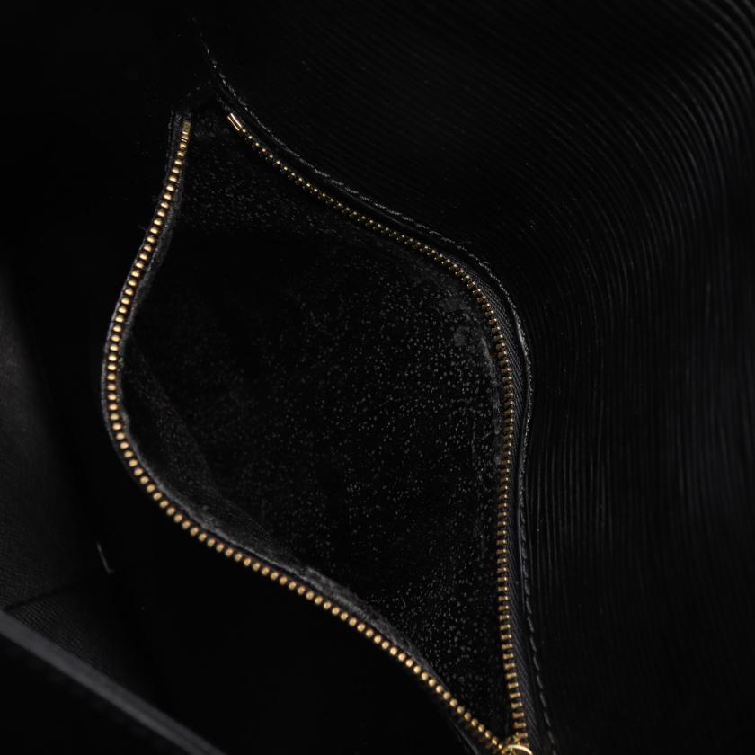 ルイヴィトン(LOUIS VUITTON)サンクルー|エピ|ノワール|ショルダーバッグ|レザー|ブラック|ハイブランド・ブランド専門の中古通販サイト(814940)