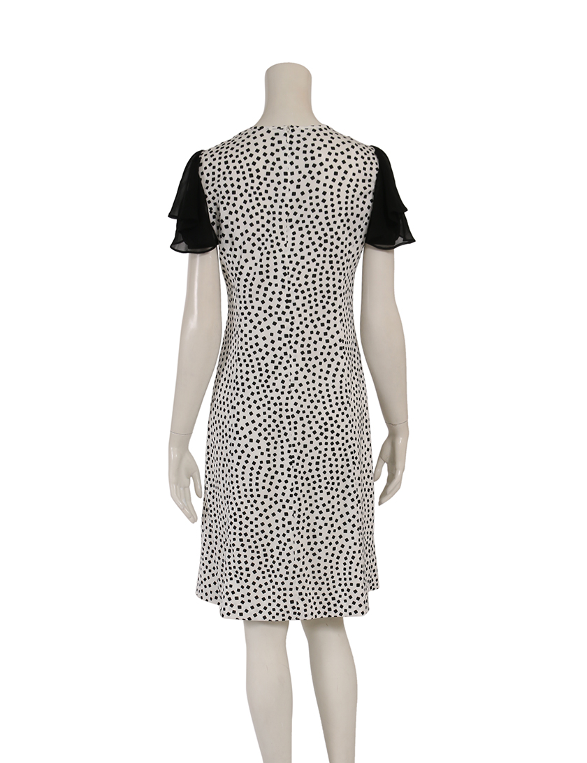 ピエールカルダン Pierre Cardin ワンピース 白 黒 ハイブランド ブランド専門の中古通販サイト