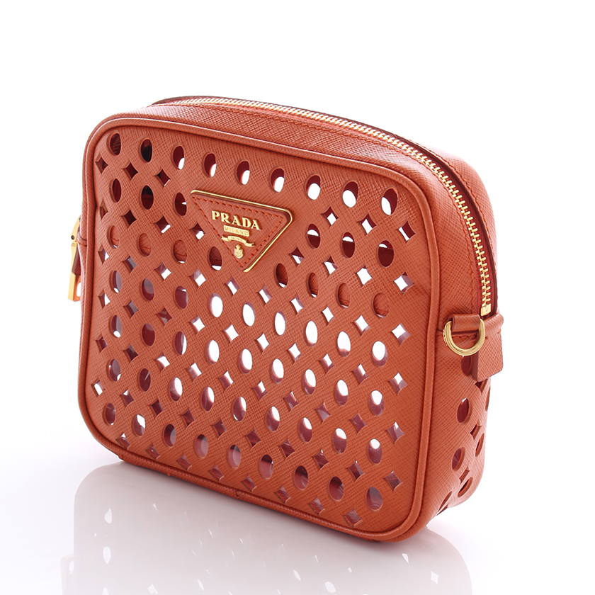 プラダ(PRADA)パンチングショルダーバッグ|ハイブランド・ブランド専門の中古通販サイト(6820) プラダ(PRADA)パンチングショルダーバッグ|ハイブランド・ブランド専門の中古通販サイト(6820)
