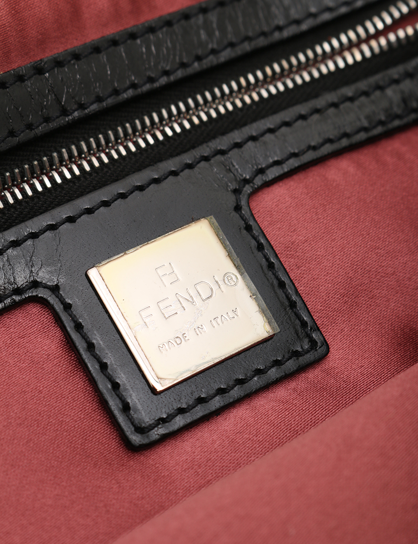 フェンディ(FENDI)バケット|ショルダーバッグ|ウール|グレー|白|黒|ニット|ハイブランド・ブランド専門の中古通販サイト(214882) フェンディ(FENDI)バケット|ショルダーバッグ|ウール|グレー|白|黒|ニット|ハイブランド・ブランド専門の中古通販サイト(214882)