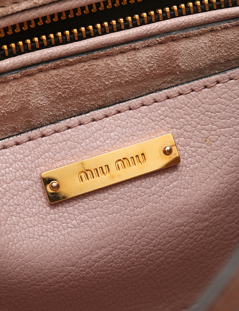 ミュウミュウ(miu miu)マドラス|ショルダーバッグ|レザー|ピンク|ハイブランド・ブランド専門の中古通販サイト(228544)