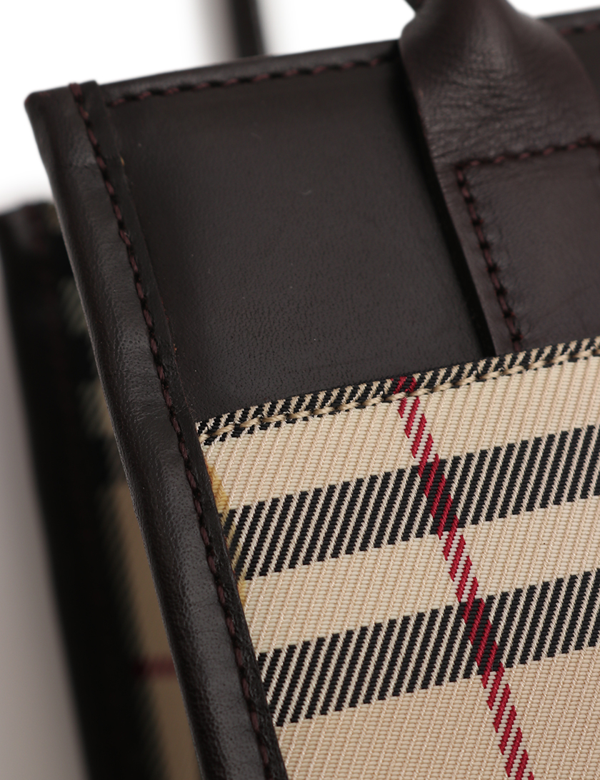 バーバリー(BURBERRY)ハンドバッグ|チェック柄|ナイロンキャンバス|レザー|ベージュ|ダークブラウン|赤|ハイブランド・ブランド専門の中古通販サイト(272399)