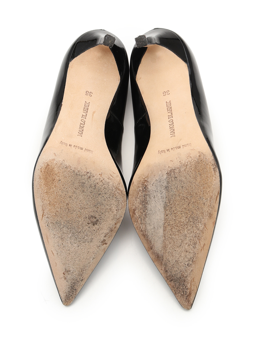 マノロブラニク(MANOLO BLAHNIK)ポインテッドトゥ|パンプス|エナメルレザー|黒|ハイブランド・ブランド専門の中古通販サイト(319894)